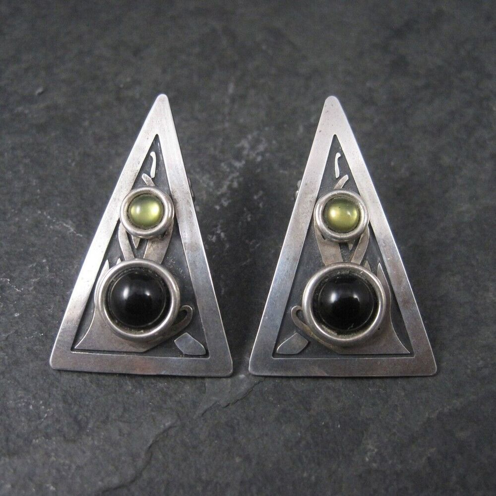 Modernist Steve Stamas Sterling Onyx Peridot Triangle Earrings
